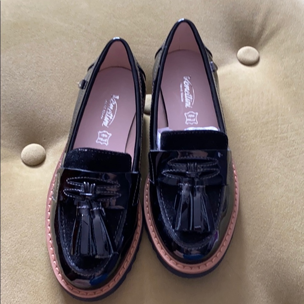 Girls patent leather penny loafer